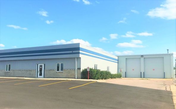 Thrive Fitness Building: 116 Gateway Dr, North Sioux City, SD 57049
